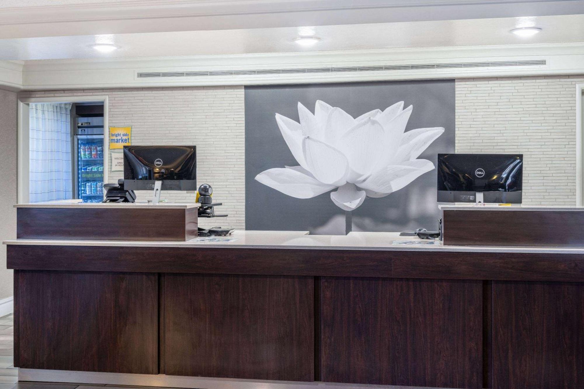 La Quinta Inn by Wyndham Sacramento North Carmichael Esterno foto