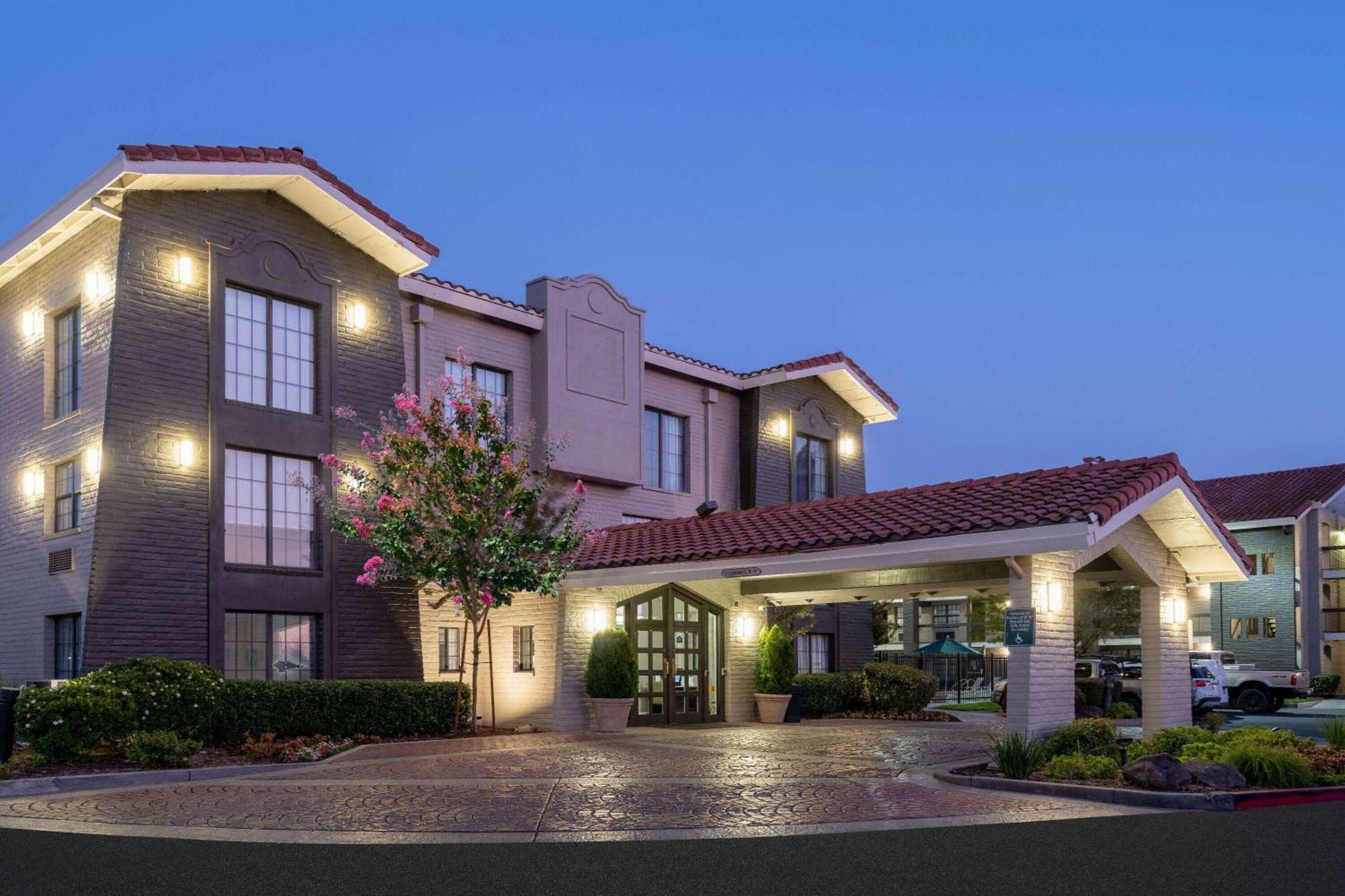 La Quinta Inn by Wyndham Sacramento North Carmichael Esterno foto