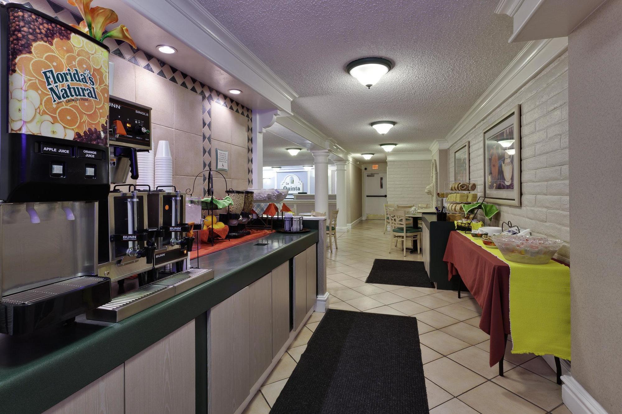 La Quinta Inn by Wyndham Sacramento North Carmichael Esterno foto